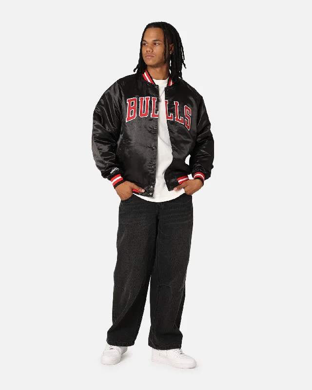 Mitchell & Ness Chicago Bulls Lightweight Satin Jacket Black