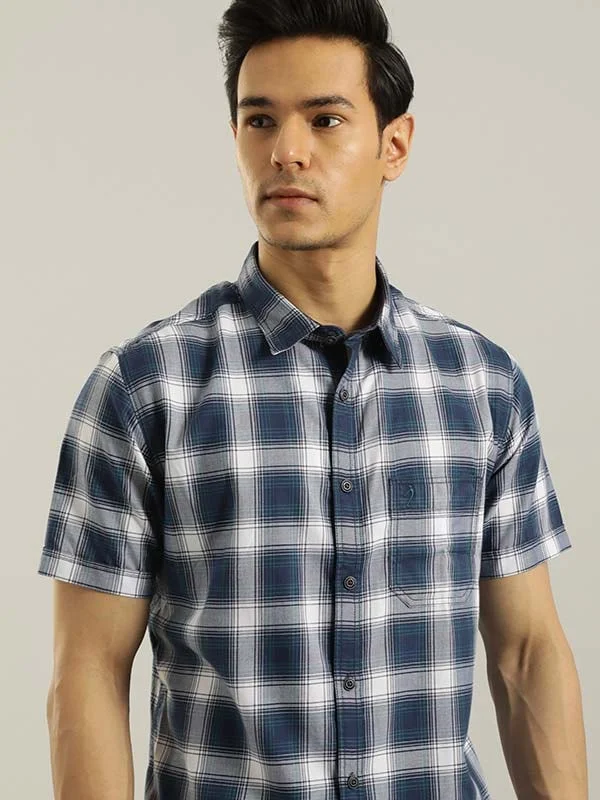 Men Checked Half Sleeve Cotton Blend Shirt