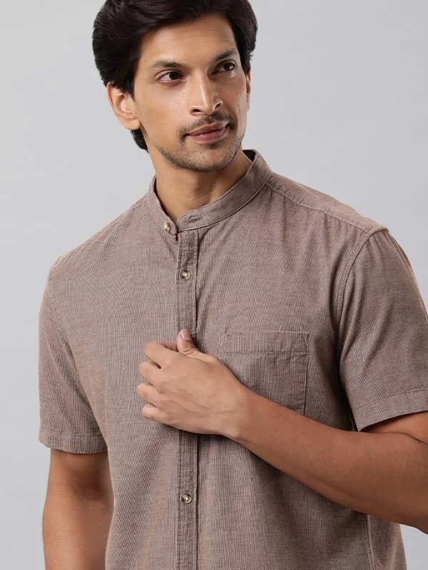 Men Solid Half Sleeve Cotton Shirt