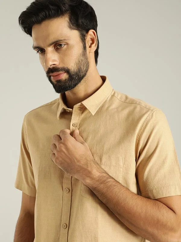 Men Solid Half Sleeve Cotton Shirt