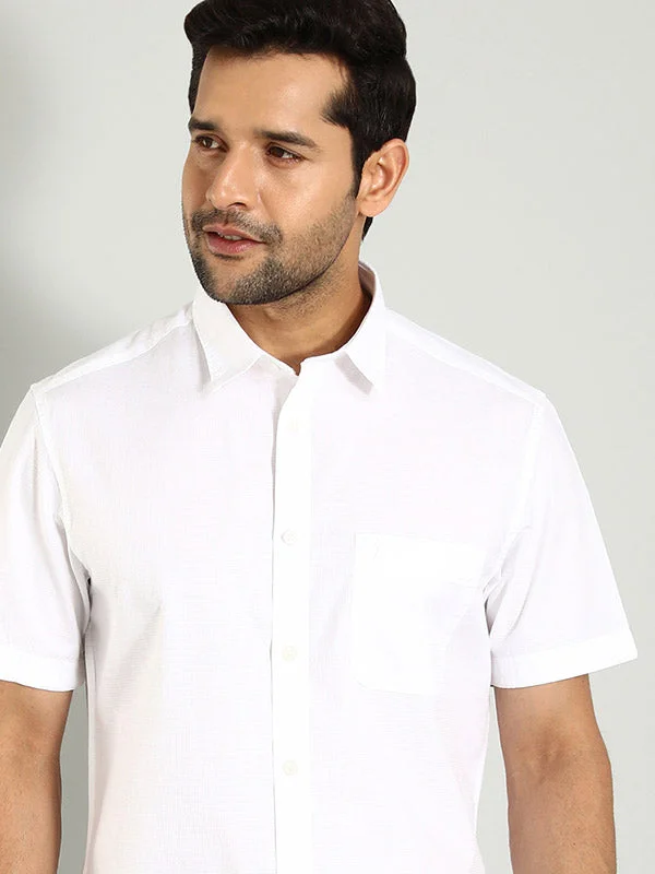 Men Solid Half Sleeve Cotton Shirt