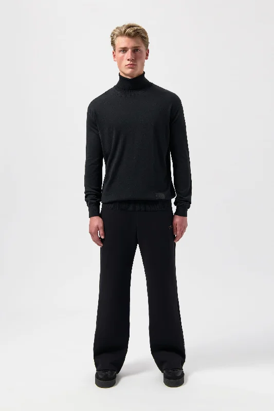 Q-Series Regular Fit Fine Knit Turtleneck Jet Black